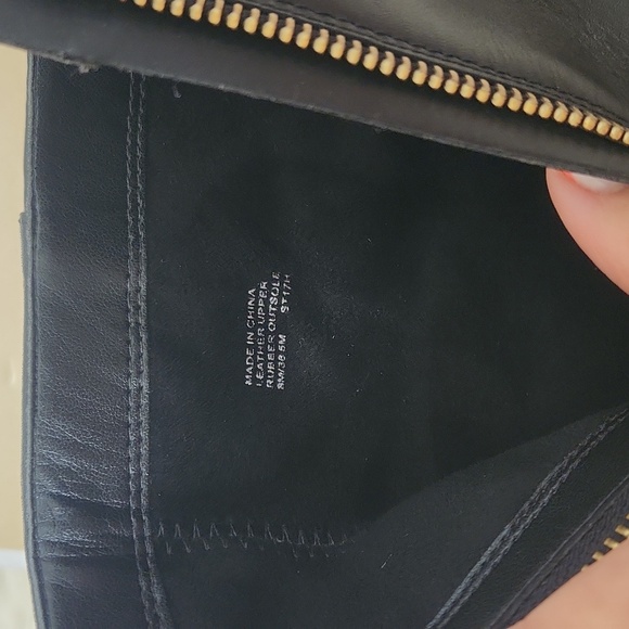 Michael Kors Leona Black Leather Bootie US size 8M used in great condition - Picture 11 of 17